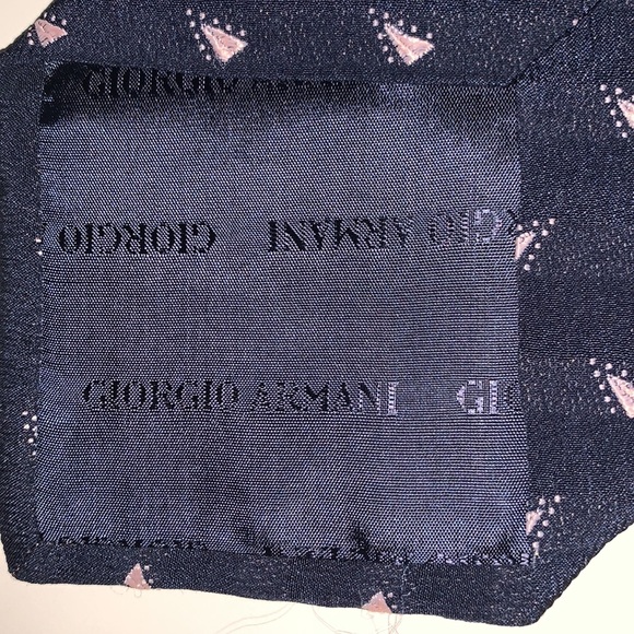 Giorgio Armani Navy with Light Pink Accents Neck Tie Hand Made in Italy - Picture 7 of 7